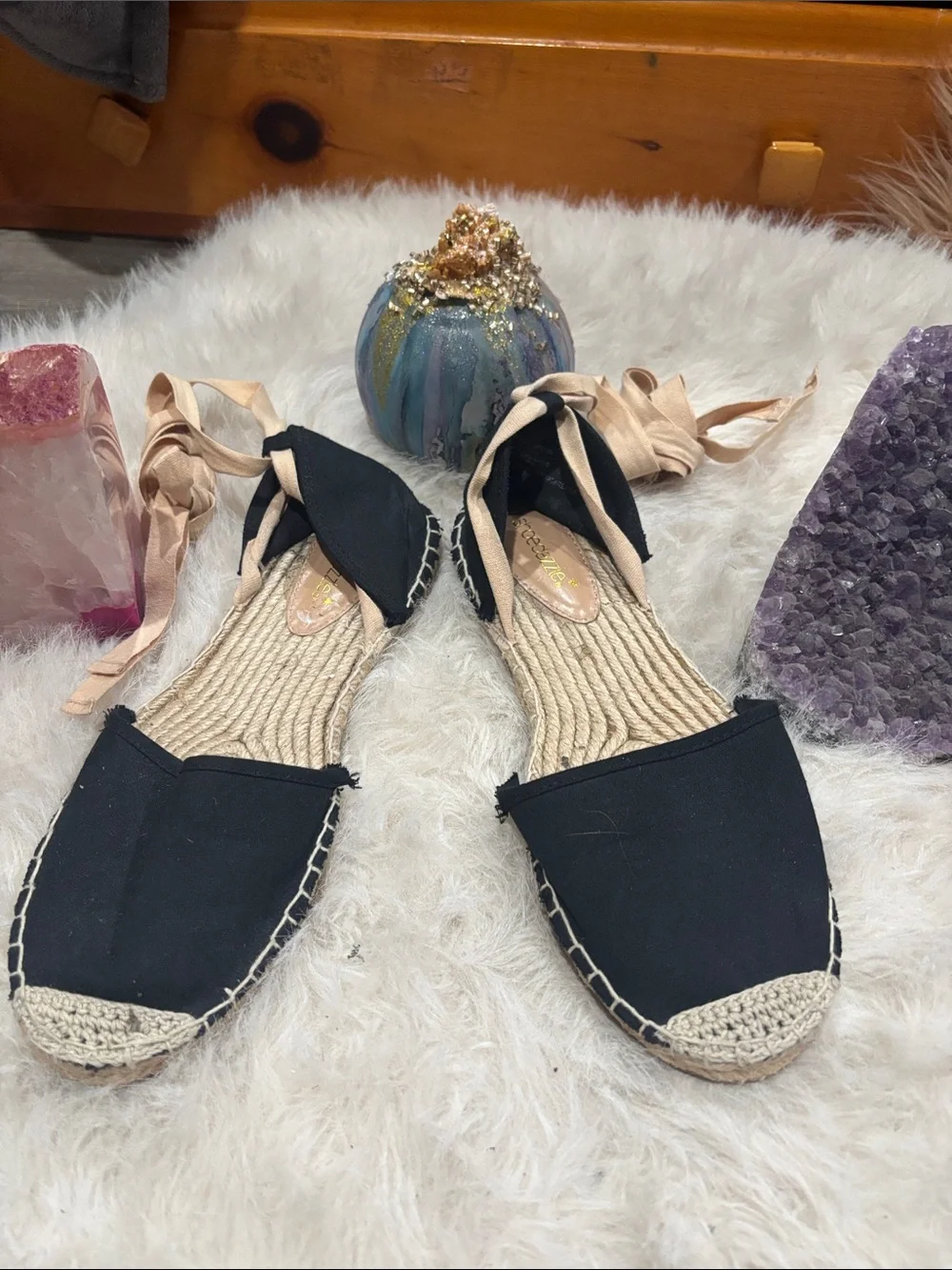 Shoe Dazzle black canvas